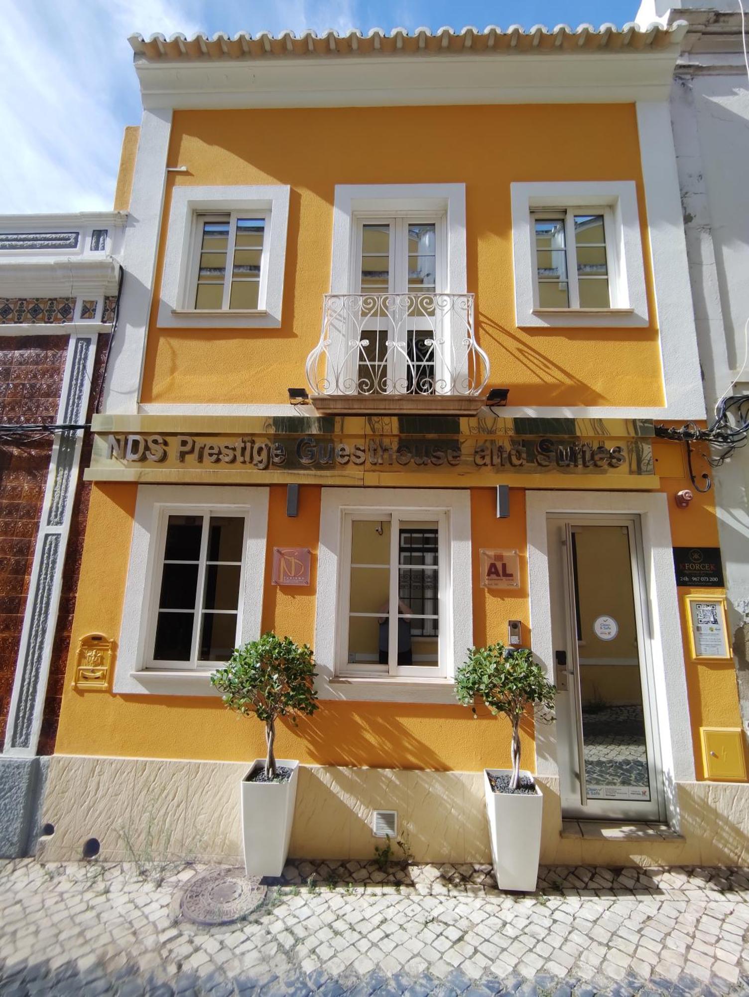 Rocha Prestige - Guest House And Suites Портиман Екстериор снимка
